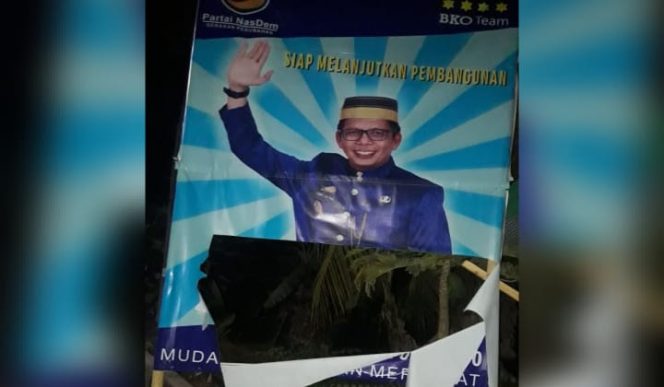 					Alat peraga Tomy satria di rusak OTK di Desa Salemba. (BERITA.NEWS/IL). 