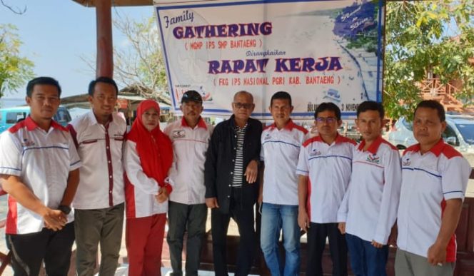 					Anggota Forum Komunitas Guru (FKG) IPS Bantaeng. (BERITA.NEWS/Saharuddin). 