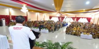 Gubernur Sulsel, Nurdin Abdullah berikan sambutan pada Bimtek di Balai Kartini Bantaeng. (BERITA.NEWS/Saharuddin).
