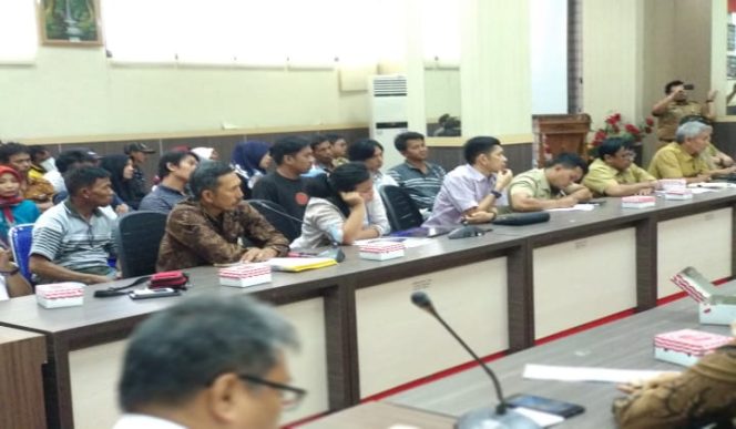 					Masyarakat Salipolo Pinrang Mengaku Ke Provinsi Soal Dampak Aktivitas Tambang. (BERITA.NEWS/Andi Khaerul). 