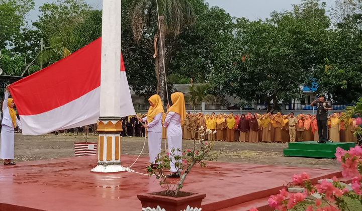Upacara Hari Kesehatan Nasional di pimpin Dandim 1426 Takalar. (BERITA.NEWS/Sahabuddin Jaya).