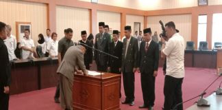 Empat Kepala Dinas yang baru yang baru saja dilantik di Ruamg Pola Kantor Bupati Bantaeng. (BERITA.NEWS/Saharuddin).