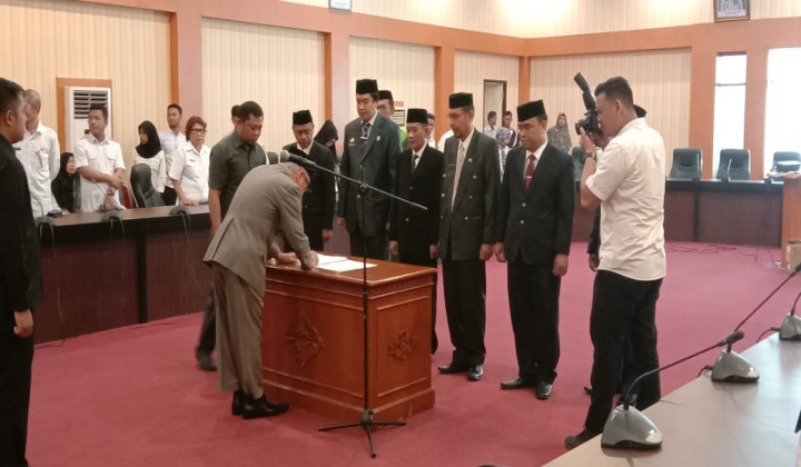 Empat Kepala Dinas yang baru yang baru saja dilantik di Ruamg Pola Kantor Bupati Bantaeng. (BERITA.NEWS/Saharuddin).