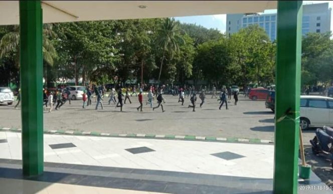 					Kampus II UMI Pecah, Sekretariat MAPALA Dibakar Massa