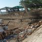 Tumpukan sampah dibibir pantai wisata Bintang Galesong (BERITA.NEWS/Sahabuddin Jaya).