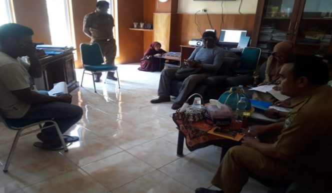 					Sesi Wawancara calon penerima bantuan modal berbasis Dusun di Kantor Dinas koperasi, UMKM dan perdagangan Kabupaten Bantaeng.  (BERITA.NEWS/Saharuddin). 