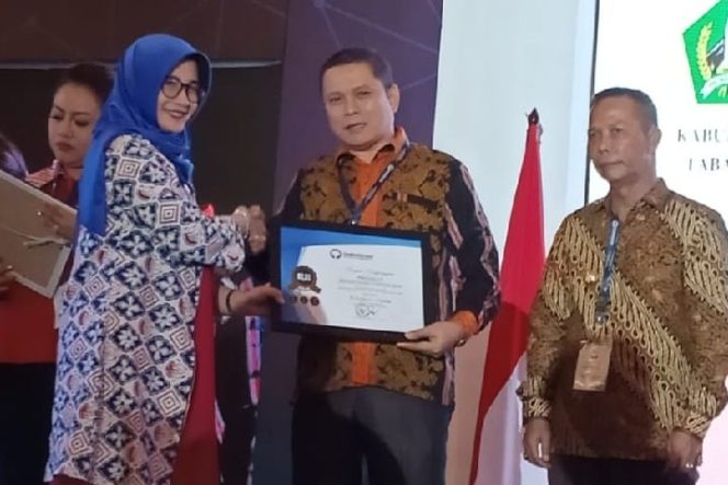 					Hebat, Takalar Sabet Penghargaan Kepatuhan Tinggi Pelayanan Publik dari Ombudsman RI