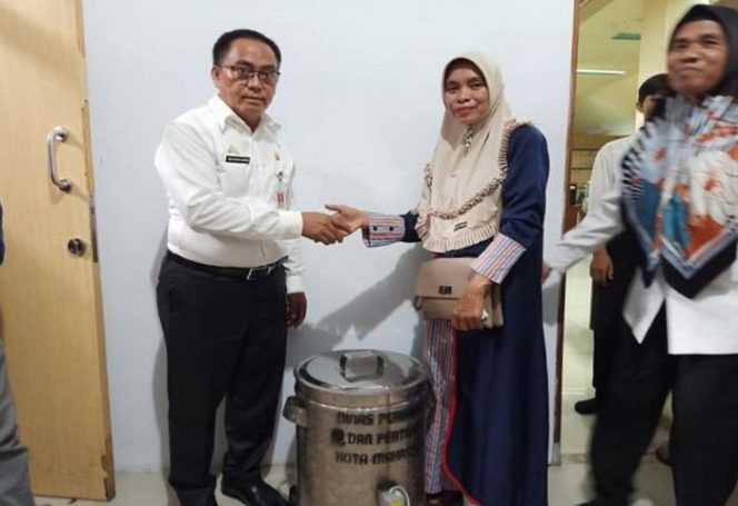 					Delapan Kelompok Binaan DP2 Dapat Bantuan Alat Pengolahan