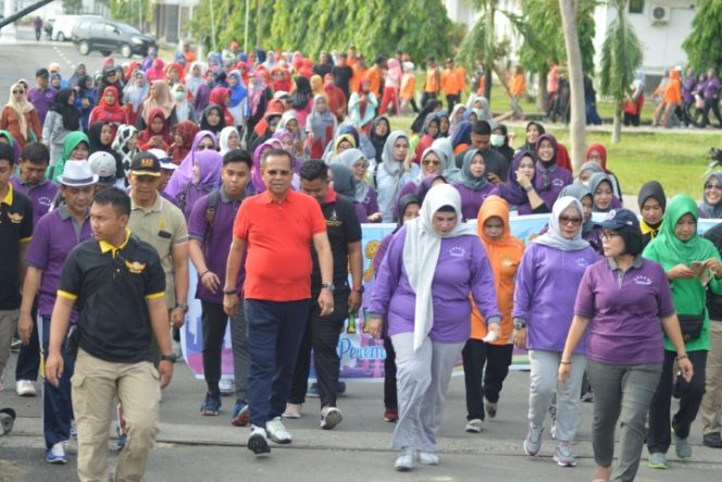 					Basmin Mattayang Bersama Ratusan Masyarakat Jalan Santai HUT ke-48 Korpri