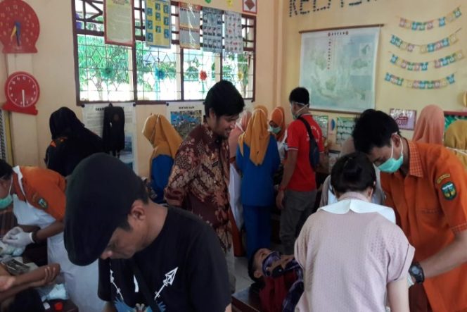 					Kades Senga Selatan Kerjasama RSUD Batara Guru Luwu Gelar Sunatan Massal