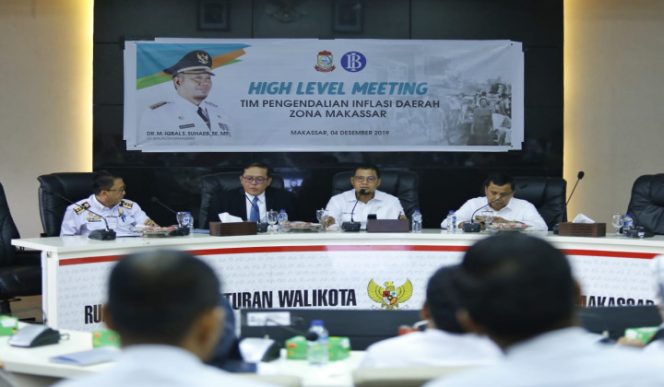 					Rapat High Level Meeting Tim Pengendalian Inflasi Daerah (TPID) Zona Kota Makassar. (BERITA.NEWS/Ratih Sardianti Rosi). 