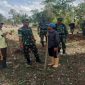 Dandim 1411 Bulukumba bersama masyarakat rilau ale kerja bakti. (BERITA.NEWS/IL).