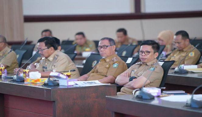 					Wabup Bulukumba Tommy Satria Yulianto saat mengikuti rapat kordinasi penanggulangan kemiskinan. (BERITA.NEWS/IL). 