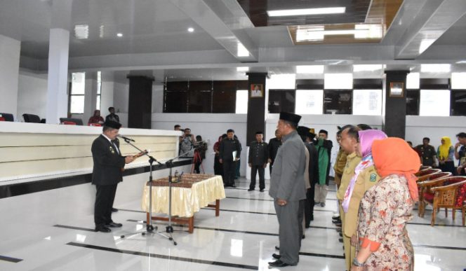 					Pelantikan Pejabat Esalon di Ruang Pola Kantor Bupati Takalar. (BERITA.NEWS/Sahabuddin Jaya). 