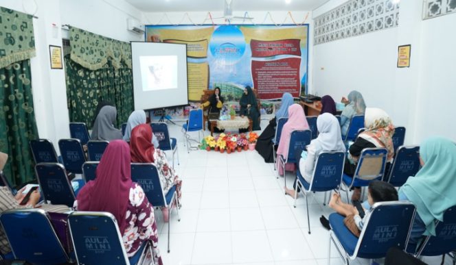 					Suasana Seminar Parenting yang berlangsung di Aula Mini Yayasan TKIT Al-Fityan. (BERITA.NEWS/Putri). 