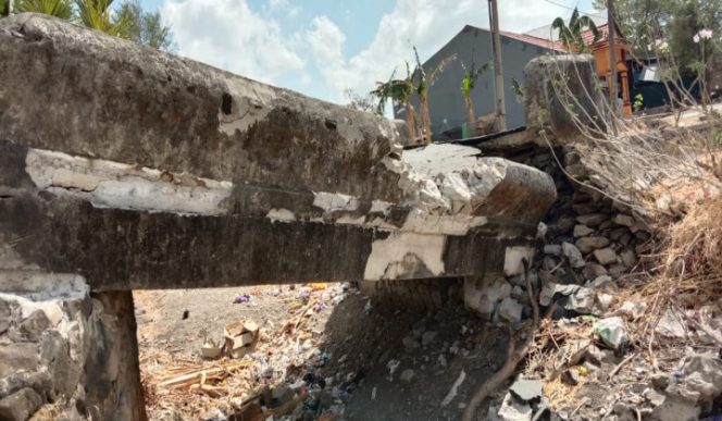					Kondisi jembatan penghubung antar desa di Jeneponto rusak parah. (BERITA.NEWS/Muh Ilham). ﻿