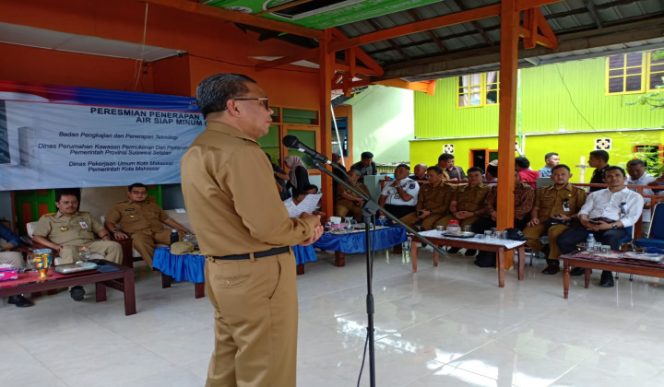 					Gubernur Sulsel Nurdin Abdullah Launching Teknologi Air Bersih di Pulau Barang Caddi. (BERITA.NEWS/Andi Khaerul). 
