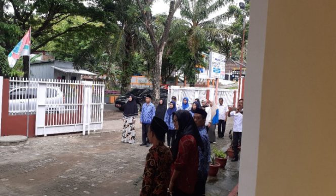 					Pelaksanaan upacara peringatan hari ibu tahun 2019 di kantor KPU Kota Parepare. (BERITA.NEWS/Wahyu Adi Saputra). 