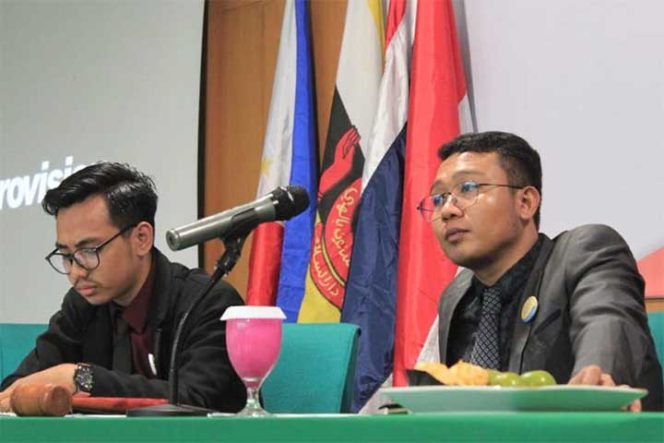 					Konferensi Tingkat Tinggi Pelajar Muslim Asean (AMSA))