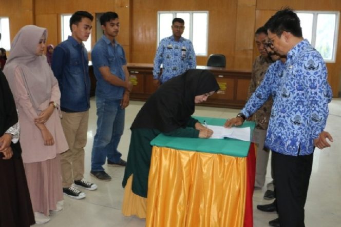 					Beasiswa Tomy kepada Mahasiswa; Tingkatkan Softskill dan Jejaring