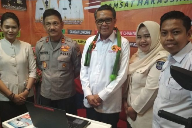 					Gubernur Sulsel Puji Samsat Makassar