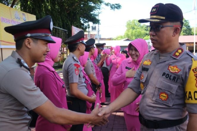 					Pergantian Tahun, Kapolres Bantaeng Berikan Selamat ke 33 Personil Naik Pangkat