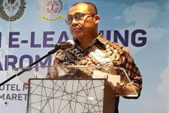 					Direktur Poltekpel Barombong Makassar Capt. Sugiyono.