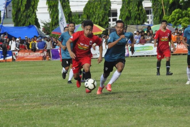 					Bupati Luwu Cup I: Polres Luwu FC Lolos 16 Besar Usai Menang 1-0 atas SDR Lutra