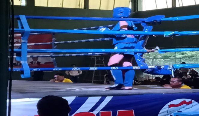 					Atlit Muaythai Indonesia Kabupaten Bantaeng, Sri saat berlaga di GOR Gatot Soebroto Mabes TNI di Cilangkap, Jakarta. (BERITA.NEWS/Saharuddin).