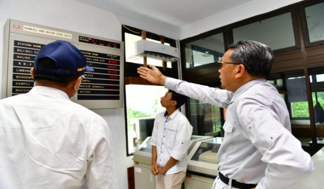 					Nurdin Abdul saat berada di bendungan Bili-bili. (BERITA.NEWS/Andi Khaerul). 