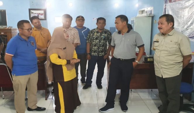 					H Syamsari Kitta Tinjau Posko Siaga Bencana. (BERITA.NEWS/Sahabuddin Jaya) 