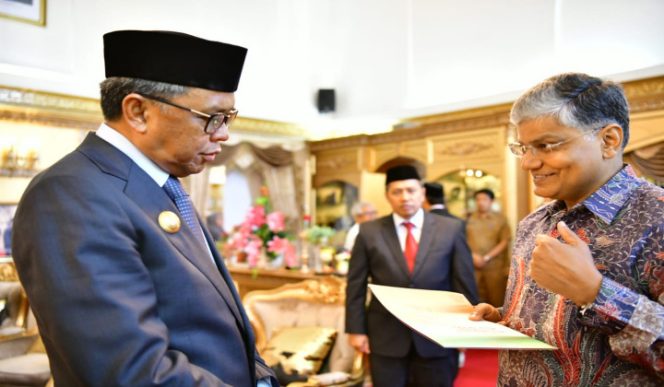 					Gubernur Sulsel Nurdin Abdullah bersama Dubes India untuk Indonesia. (BERITA.NEWS/Andi Khaerul). 