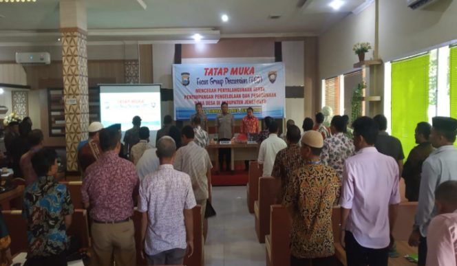 					Puluhan Kepala desa dan Camat di Kabupaten Jeneponto mengikuti tatap muka Focus Group Discussion di Cafe Resto The Primere. (BERITA.NEWS/Muh Ilham). 