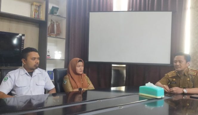 					Direktur RSUD Lanto Daeng Pasewang, dr Bustamin samping Kanan. (BERITA.NEWS/Muh Ilham). 