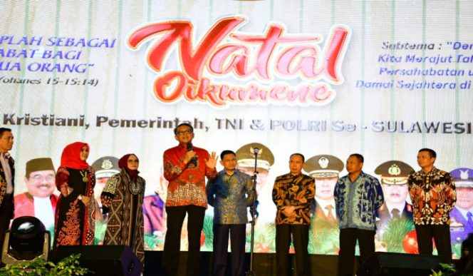 					Gubernur NA Hadiri Perayaan Natal Akrab Oikumene. (BERITA.NEWS/Andi Khaerul). 