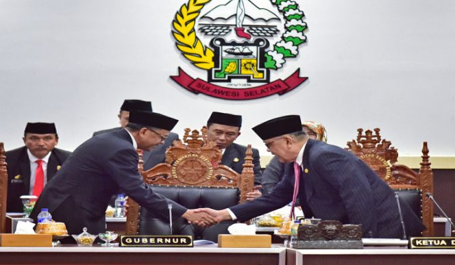 					Gubernur Sulsel Nurdin Abdullah dan Mantan Ketua DPRD Sulsel 2014-2019 M.Roem (BERITA.NEWS/Andi Khaerul). 