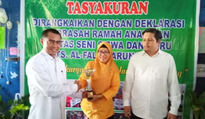					Kemenag Jeneponto, Kepsek Al-Falah dan Sekertaris yayasan. (BERITA.NEWS/Muh Ilham). 