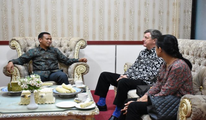 					Penerimaan Kunjungan Konsultan Australia diRuang Pola Kantor Bupati. (BERITA.NEWS/Sahabuddin Jaya). 