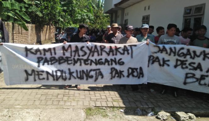 					SK Kepala Desa Pabbentengang Sesuai Mekanisme Pemendagri