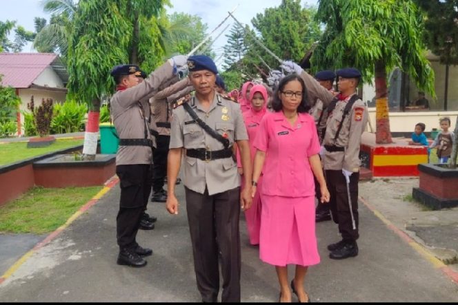 					Tiga Pejabat  Brimob Yon B Pelopor Dimutasi