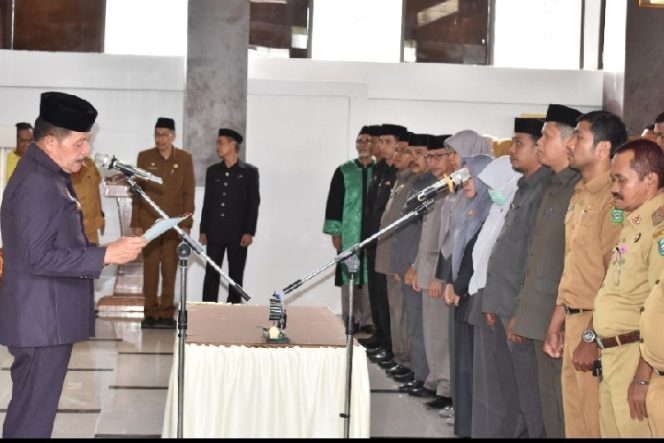 					Sekda Takalar Lantik 75 Pejabat Administrator dan Pejabat Pengawas