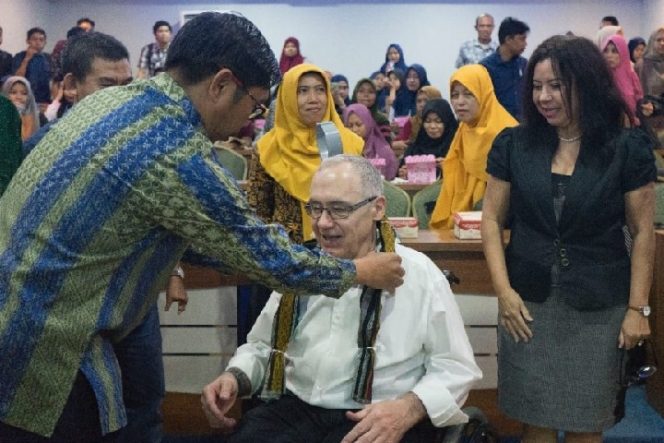 					Professor Carleton University Canada Beri Kuliah di FEB Unismuh Makassar