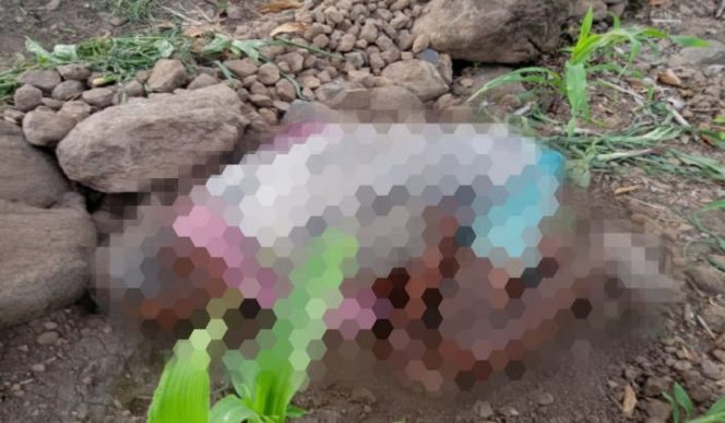 					Posisi Korban Saat ditemukan di Kebun. (BERITA.NEWS/Muh Ilham). 