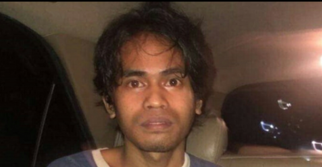 					Muhammad Farhan dibawa dengan mobil setelah diselamatkan di Sulu, selatan Filipina, Rabu (15/1). (Foto Daily Express via Westmincom).