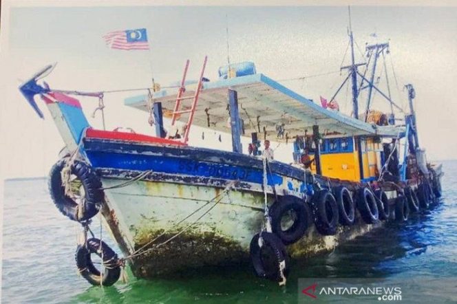 					Kapal yang digunakan kedelapan WNI yang diculik di perairan Tambisan Lahad Datu Malaysia.