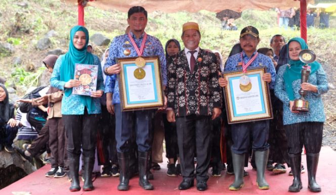 					Tanam 180.000 Bibit Vetiver, Pemkab Gowa Kantongi Rekor LEPRID