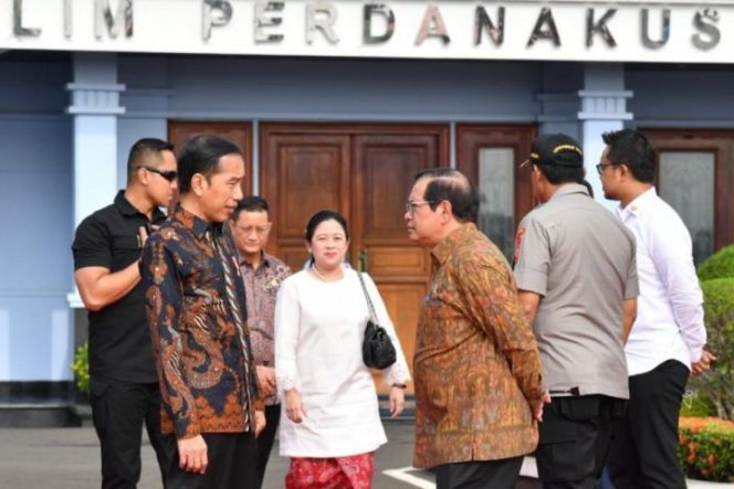 					Presiden dan rombongan lepas landas dari Pangkalan TNI AU Halim Perdanakusuma, Jakarta, dengan menggunakan Pesawat Kepresidenan Indonesia-1, pada Rabu sekitar pukul 08.35 WIB menuju Bengkulu. (Biro Pers Istana)