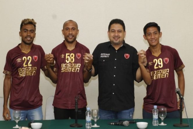 					Ini Alasan PSM Kontrak Yakob Sayuri dan Roni Esar