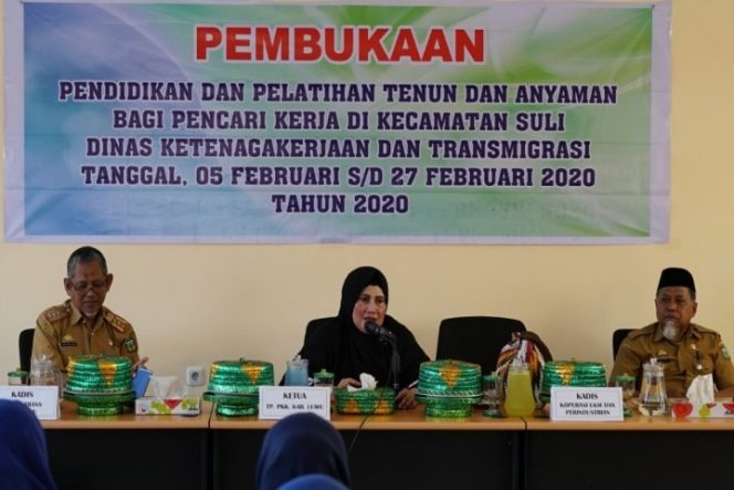 					Ketua Dekranasda Luwu Apresiasi Pelatihan Tenun dan Anyaman