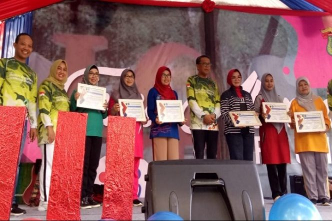 					Aktif Membantu Sesama, Ketua PKK Luwu Terima Penghargaan dari FKG Unhas